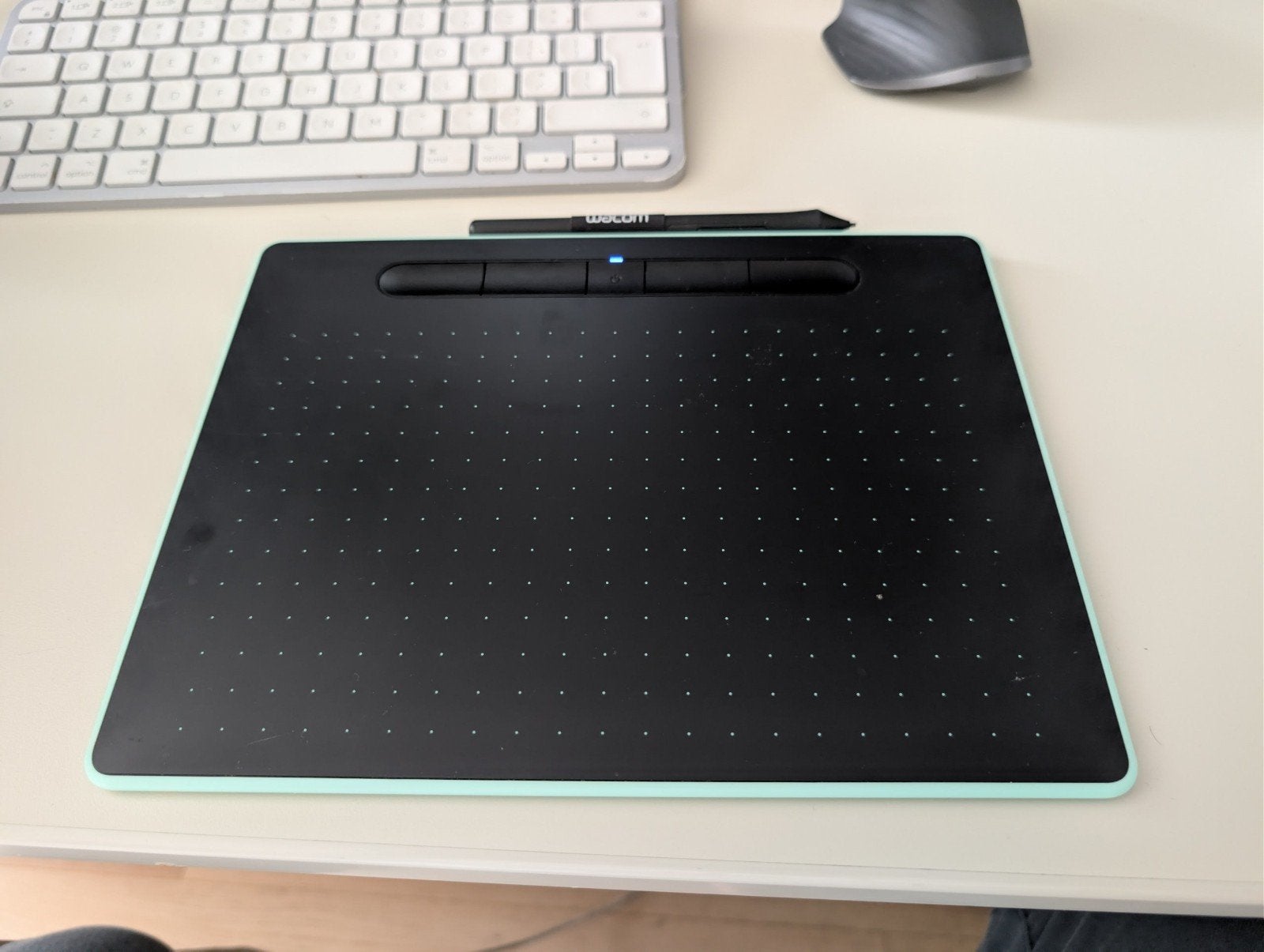 Wacom Intuos Medium Bluetooth tekentablet CTL-6100WL (mint), Computers en Software, Tekentablets, Ophalen, Zo goed als nieuw