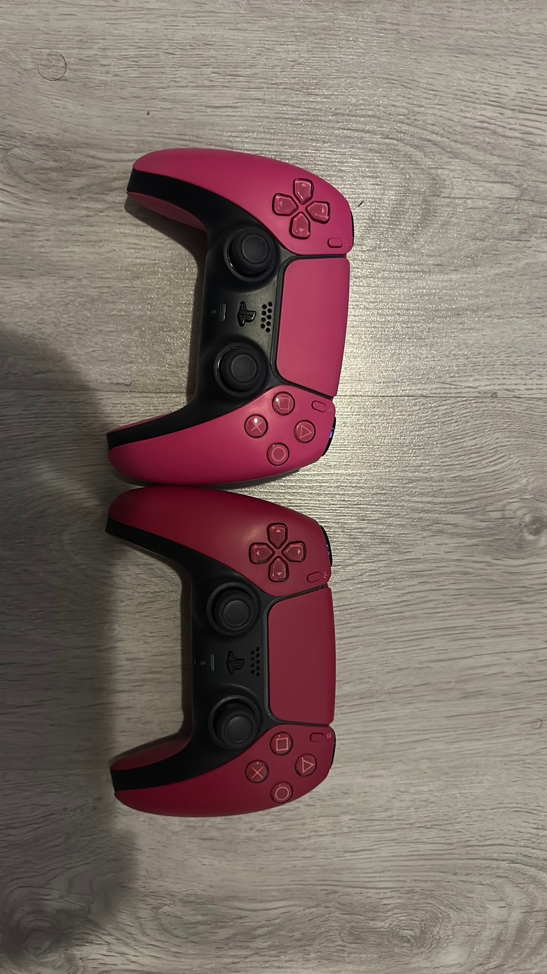 Roze ps5 controllers zo goed als nieuw 2 stuks, Spelcomputers en Games, Ophalen of Verzenden, Zo goed als nieuw, Controller