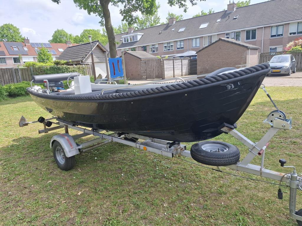 Nette zwarte sloep Amigo 430 met trailer, Ophalen, Overige typen, 6 pk, Rondzit