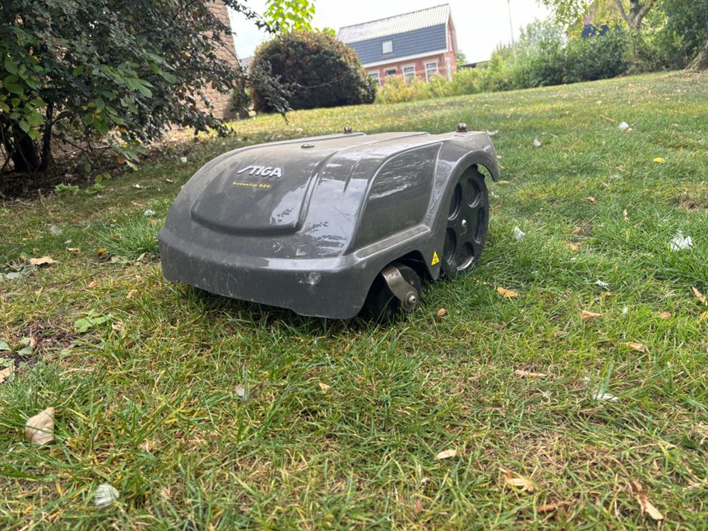 Stiga Autoclip 520 Robotmaaier, Ophalen, Cirkelmaaier, Gebruikt, Minder dan 30 cm