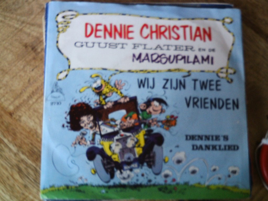 Dennie Christian - Wij Zijn Twee Vrienden (Guust Flater) 11s, Cd's en Dvd's, 7 inch, Ophalen of Verzenden, Zo goed als nieuw, Beschermende buitenhoes