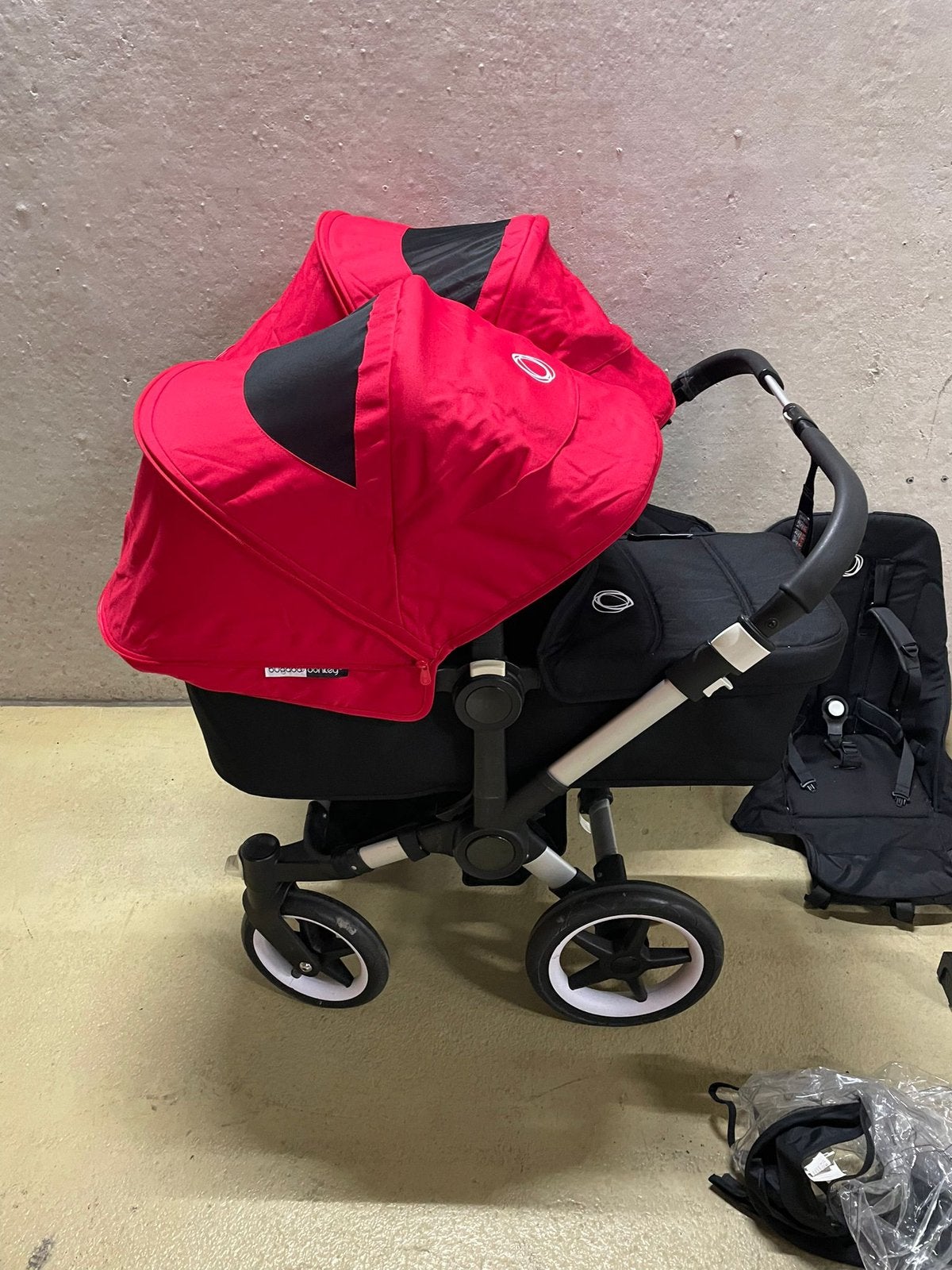 Bugaboo donkey 2-3 duo nieuwe kappen, Support@bugaboo.com, Bugaboo, Ophalen of Verzenden, Zo goed als nieuw