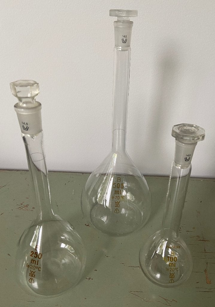 3 glazen kolven met glazen stop; 100 ml, 250 ml en 500 ml, Verzamelen, Ophalen of Verzenden, Gebruikt, Overige typen
