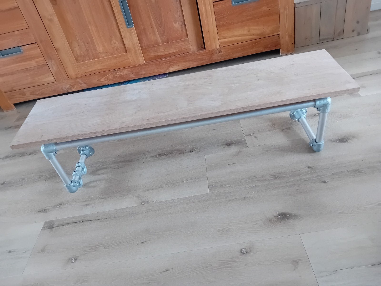 Industrieel wandrek met buizenframe, Huis en Inrichting, Woonaccessoires | Wandplanken en Boekenplanken, Ophalen