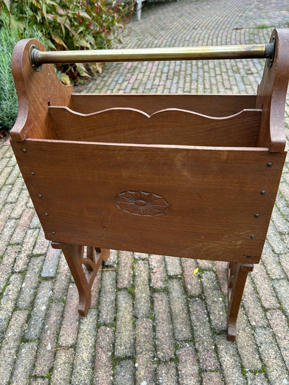Lektuurbak oud met koperen stang, Ophalen, Meerdere vakken, Gebruikt, Vintage