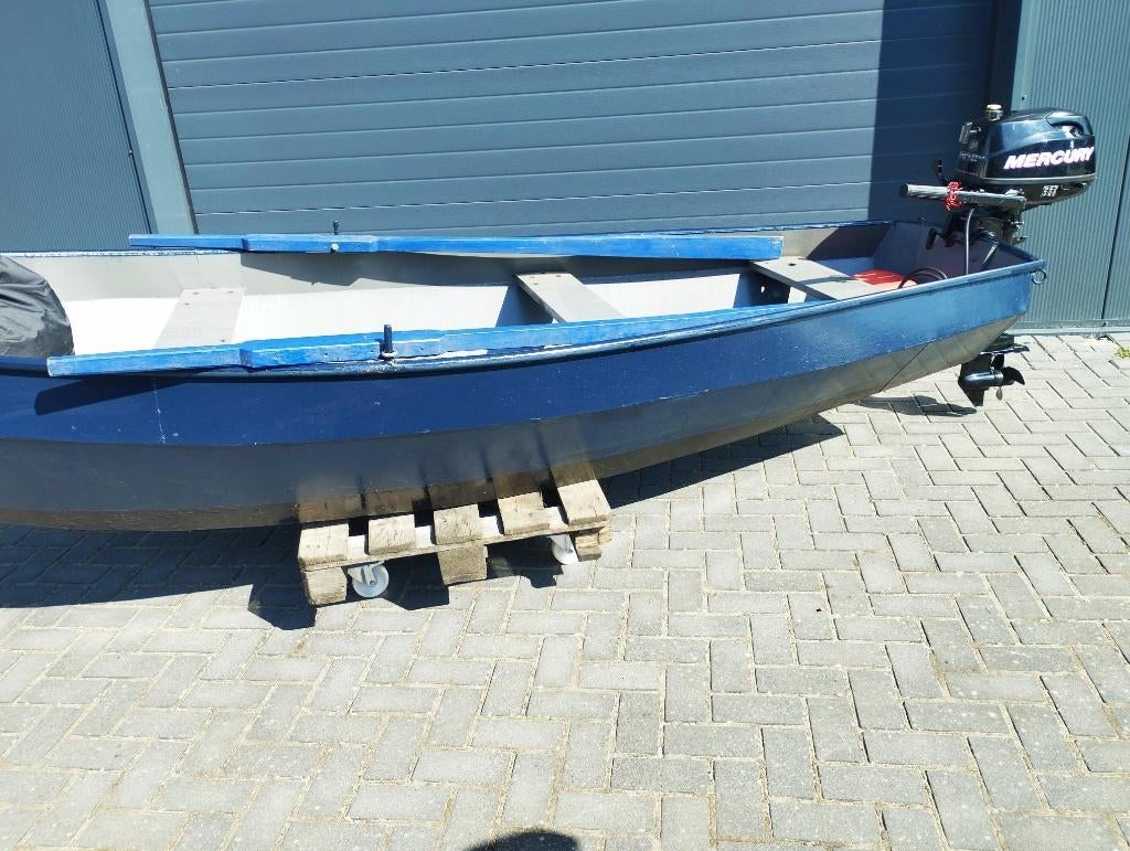 Roei/visboot, Watersport en Boten, Roeiboten, Ophalen, Gebruikt, Staal, Met motor