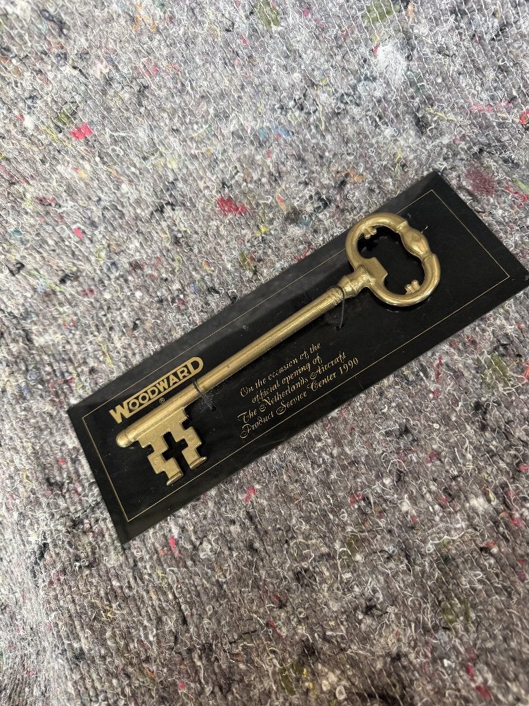 goudkleurige decoratieve sleutel woodward - 1990 NL/aircraft, Ophalen