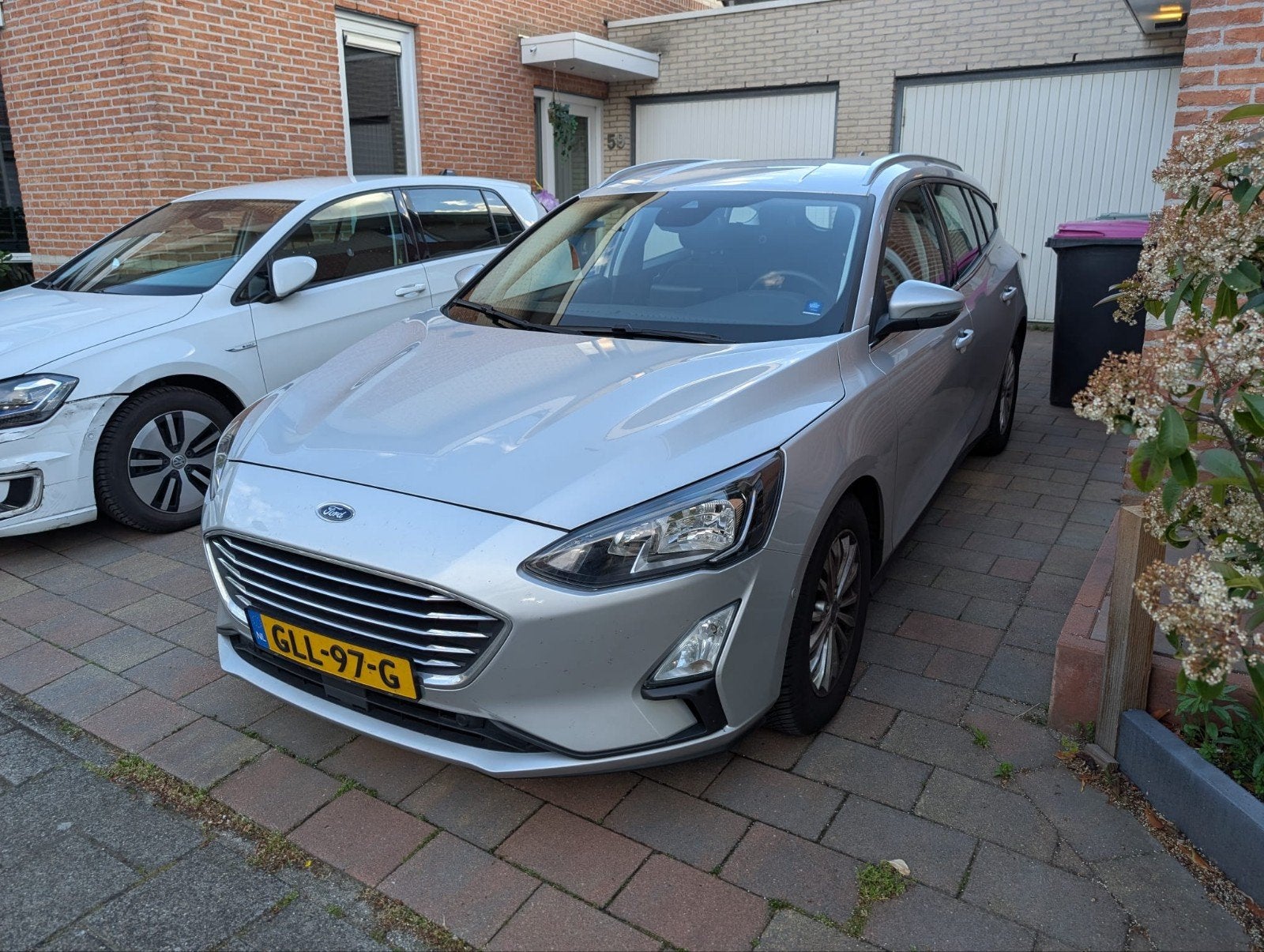 Ford Focus 1.0 Ecoboost Hybrid 125pk 2021 Grijs, Auto's, 19 km/l, 1319 kg, 999 cc, Te koop