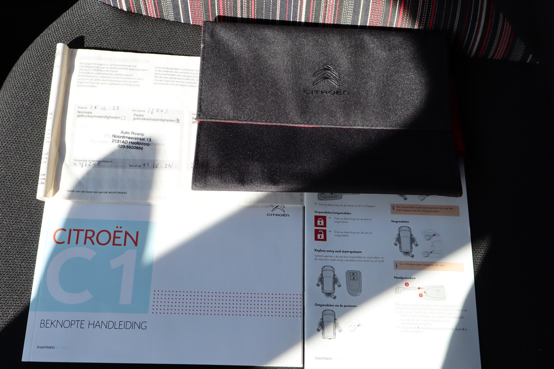 Citroën C1 1.0 VTi Nederlandse auto/Apple carplay/Achteruit, Auto's, Voorwielaandrijving, 12 maanden, Stof, Gebruikt
