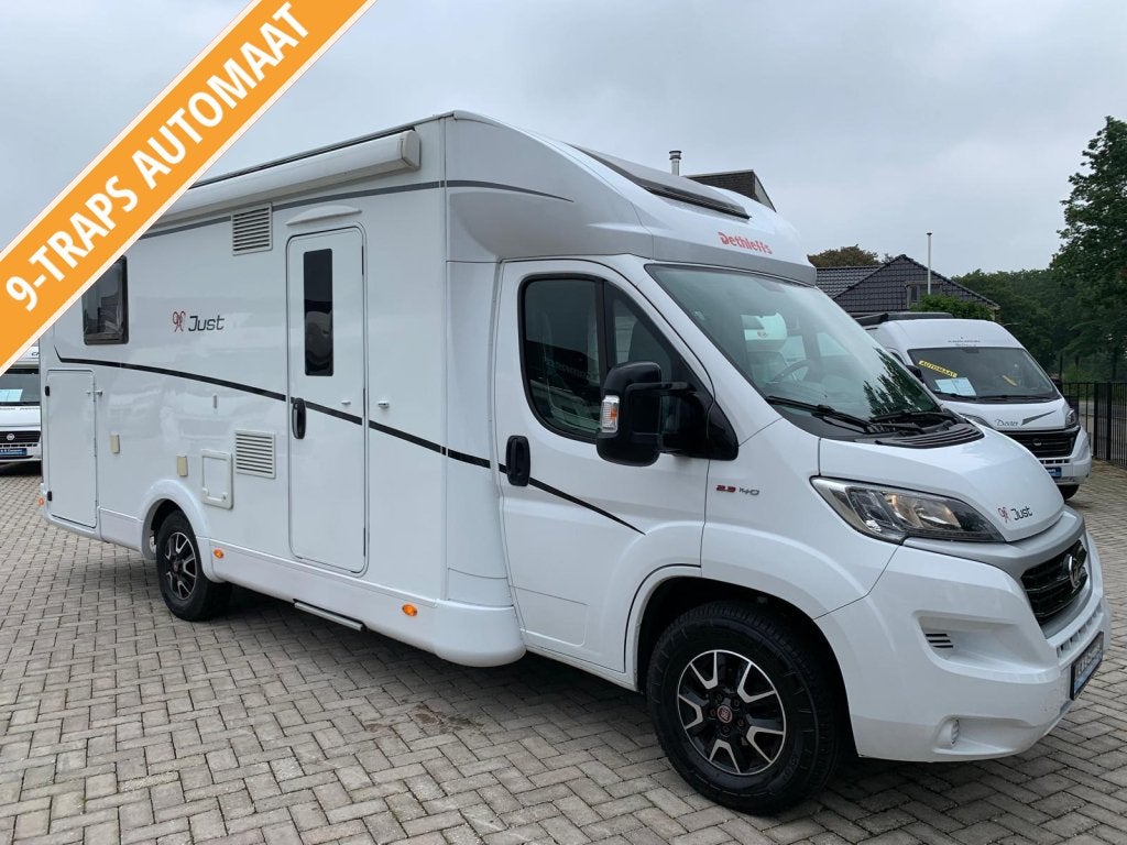 Dethleffs Just T 7052 Queensbed Hefbed 2021 Euro 6 Airco, Caravans en Kamperen, Campers, Automaat, Fiat, Bedrijf, Diesel