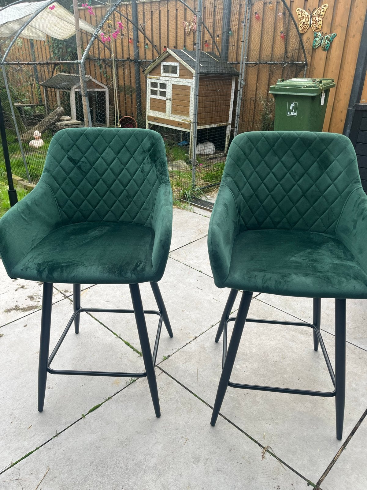 2x Groene fluwelen barstoelen - Zo goed als nieuw, Ophalen, Met voetsteun, Zo goed als nieuw, 90 cm of meer