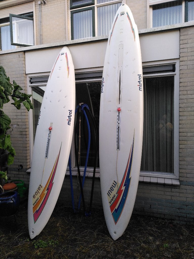 2 Old School Mistral Surfplanken met Toebehoren Maui + Taloa, Ophalen, Mistral, Gebruikt, Met mast