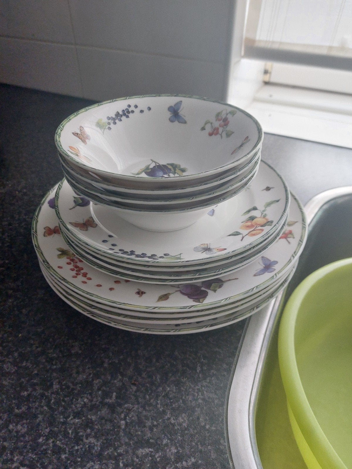 Servies Janneke Brinkman: 4 kommen, 4 ontbijt-, dinerborden, Gebruikt, Overige merken, Ophalen of Verzenden, Overige stijlen