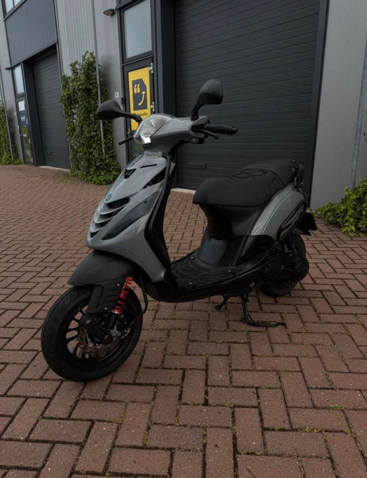 Piaggio zip 180 A1, Fietsen en Brommers, Scooters | Piaggio, Ophalen of Verzenden, Zo goed als nieuw, Benzine, Zip