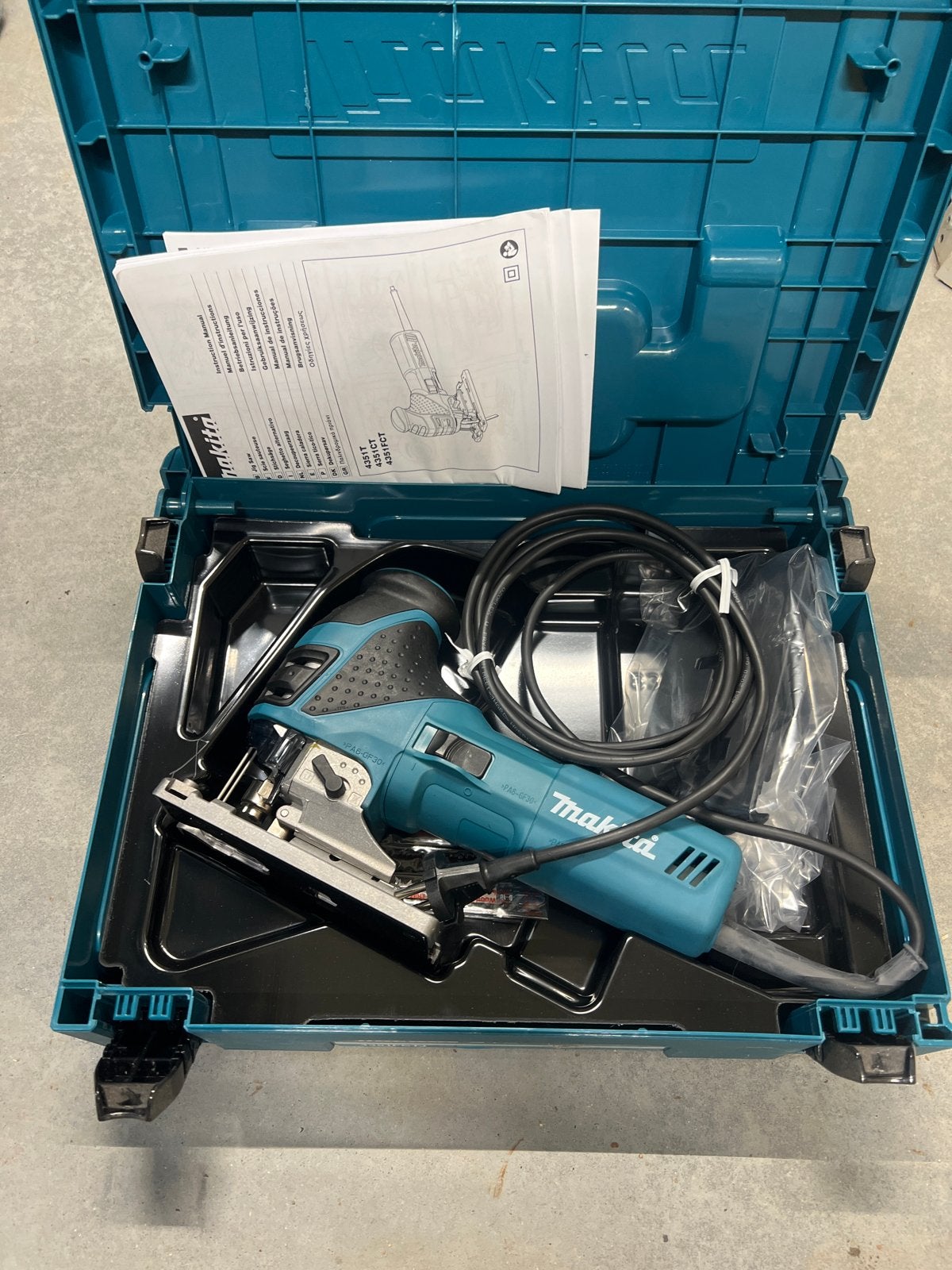 Makita Decoupeerzaag 4351FCTJ - Slinternieuw in Koffer, Ophalen of Verzenden, Nieuw, Zaag, Makita