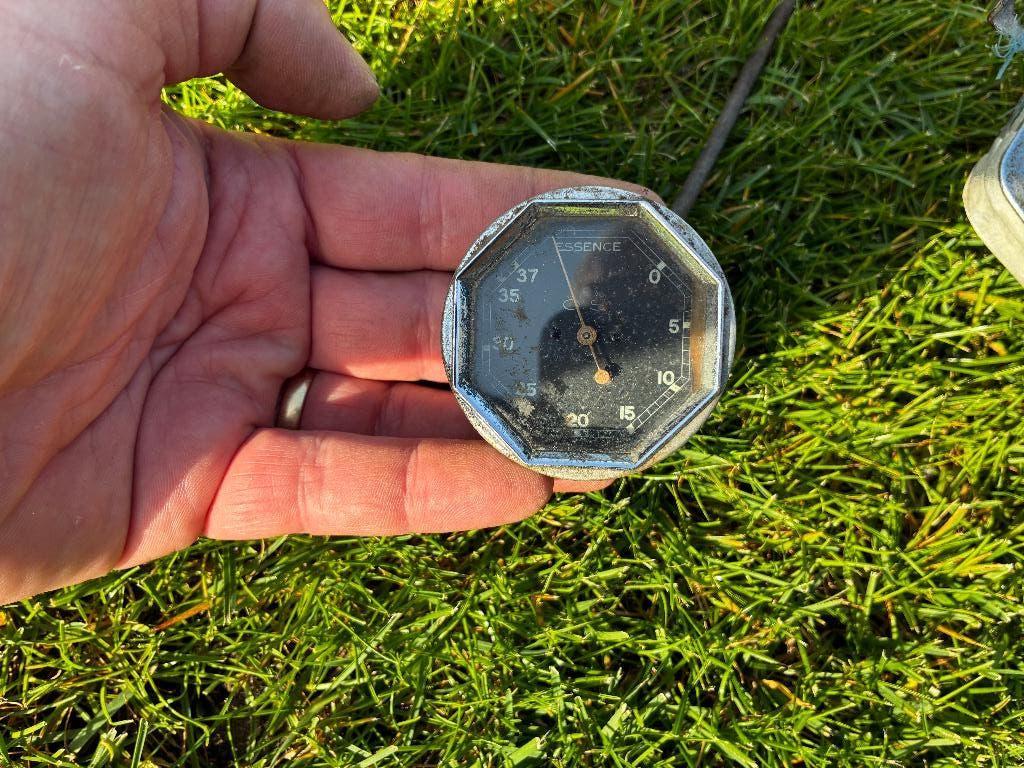 Dashboard klok benzine tank inhoud  oldtimer, Ophalen of Verzenden