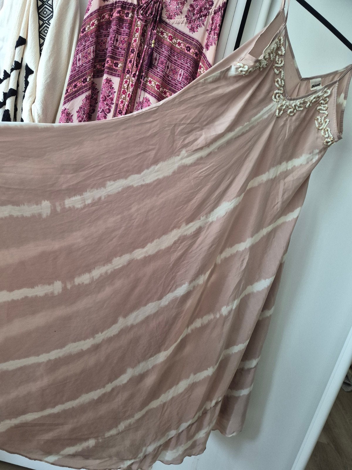 Poeder roze satin dress One size Silk maxi jurk van Boho, Maat 42/44 (L), Ophalen of Verzenden, Zo goed als nieuw, Roze
