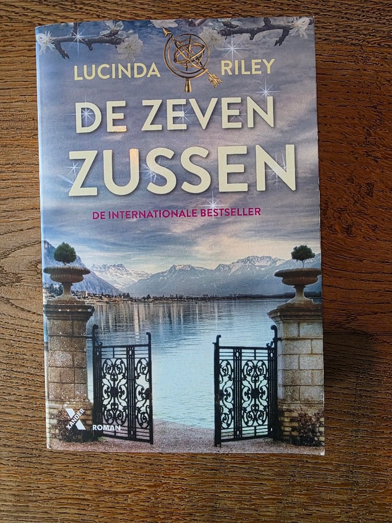 De zeven zussen – Lucinda Riley, Boeken, Ophalen of Verzenden, Gelezen