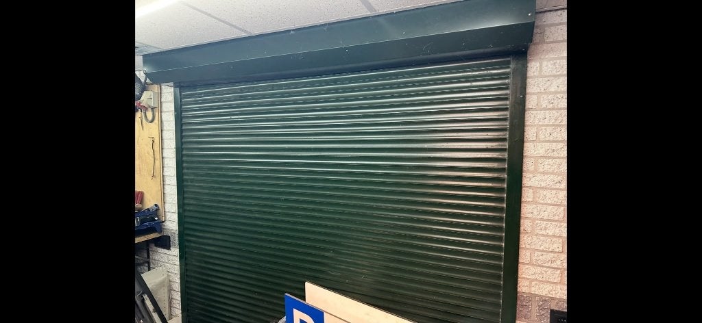 Gebruikte garagedeur 200x200 cm met afstandsbediening, Ophalen, Kunststof, Gebruikt, 120 cm of meer