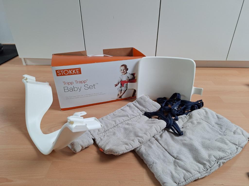 Stokke Tripp Trapp Baby Set met kussens en gordel, Kinderen en Baby's, Kinderstoelen, Ophalen, Zo goed als nieuw, Meegroeistoel