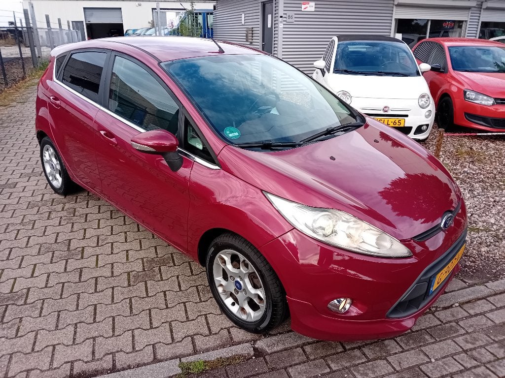 Ford Fiësta 1.3 5 Deurs BJ2009 TREKHAAK AIRCO APK 2027!, Voorwielaandrijving, Dealer onderhouden, Stof, Bedrijf