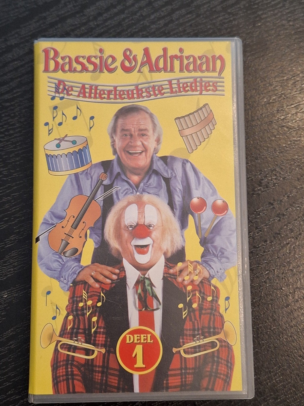 Bassie & Adriaan: De Allerbeste Liedjes Deel 1 VHS, Alle leeftijden, Ophalen of Verzenden, Gebruikt, Overige typen