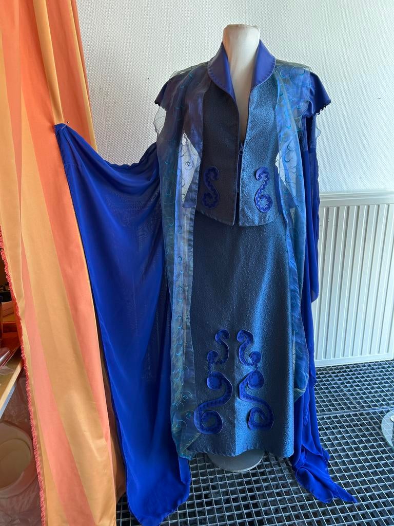 Handgemaakt fantasie burlesque kostuum - Uniek blauw, Ophalen of Verzenden, Zo goed als nieuw, Pak of Jurk
