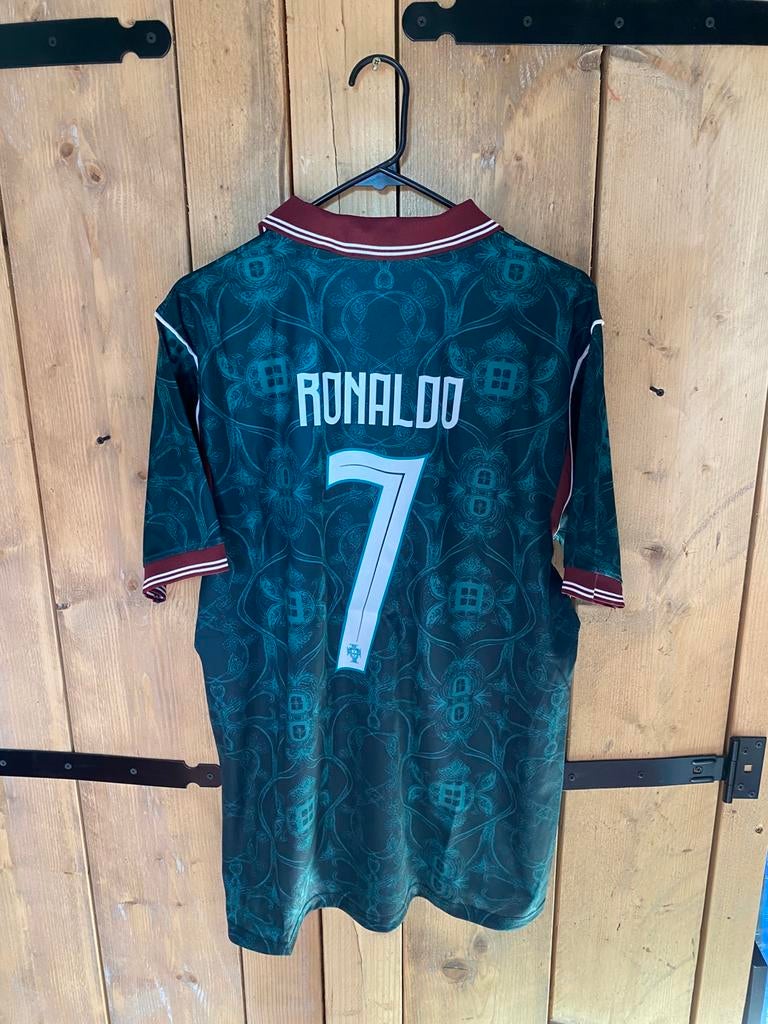 Ronaldo Portugal shirt, Verzamelen, Sportartikelen en Voetbal, Ophalen of Verzenden, Zo goed als nieuw, Buitenlandse clubs, Shirt