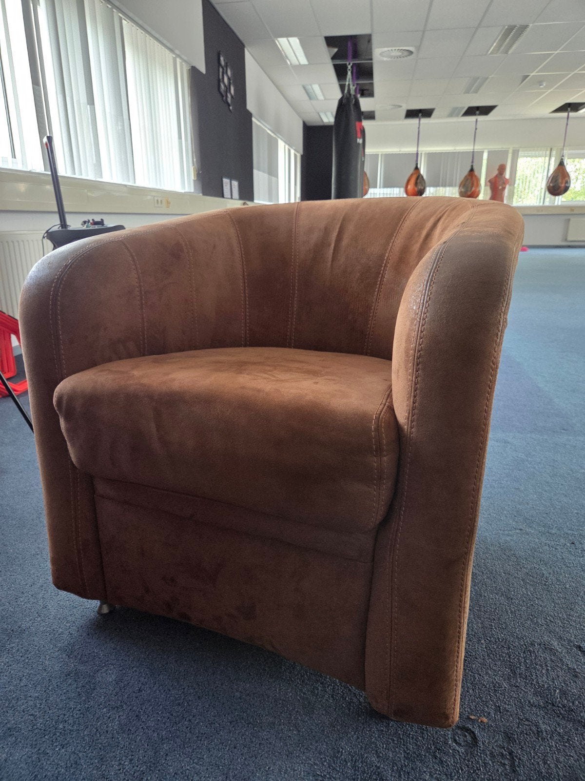 2 leren stoelen voor de klusser, Ophalen, Gebruikt, Twee, Bruin