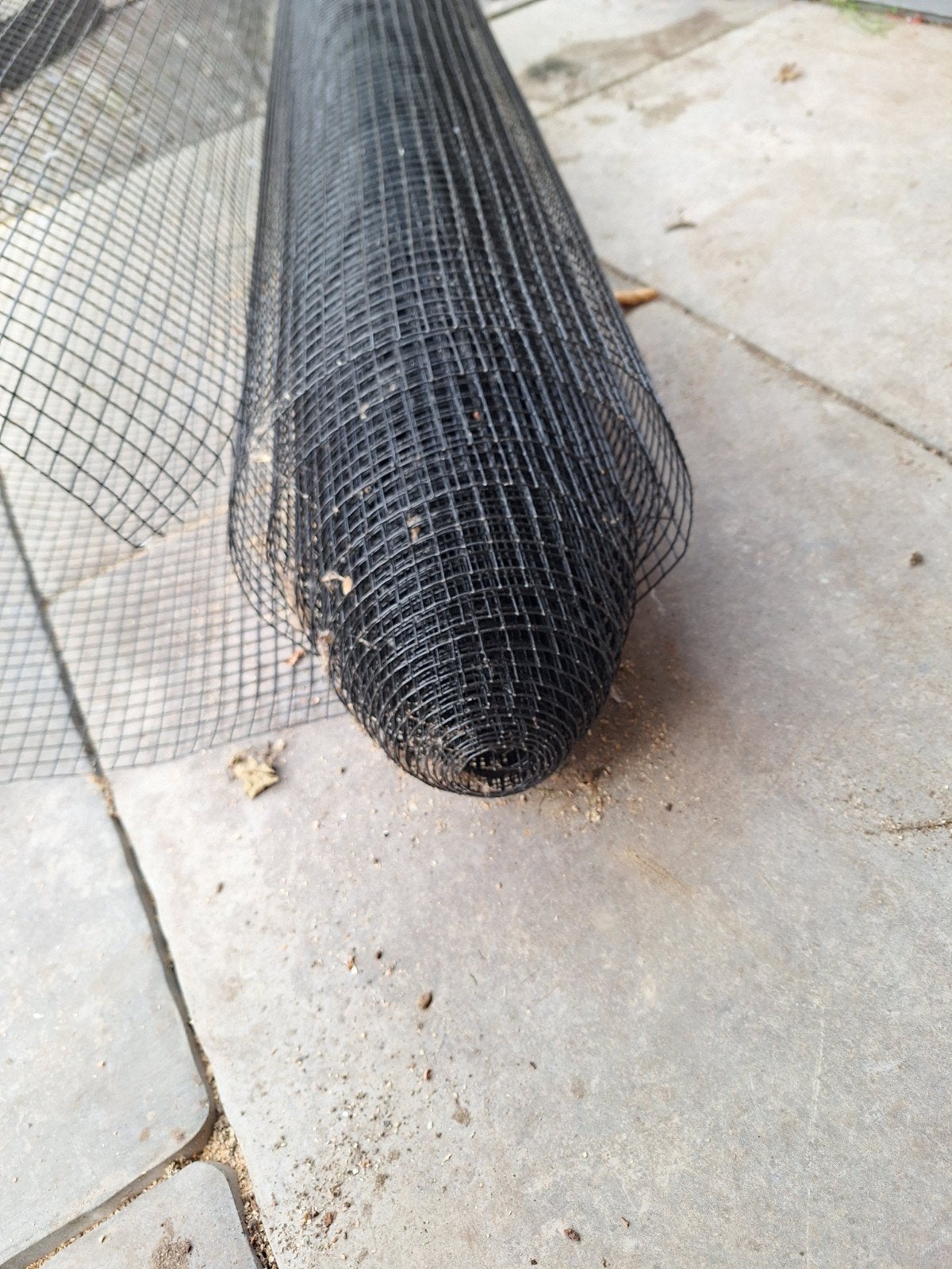 Zwart Volièregaas 12x12mm 1,2mm - ca. 8 meter, Ophalen, Zo goed als nieuw, Minder dan 10 meter, Gaas