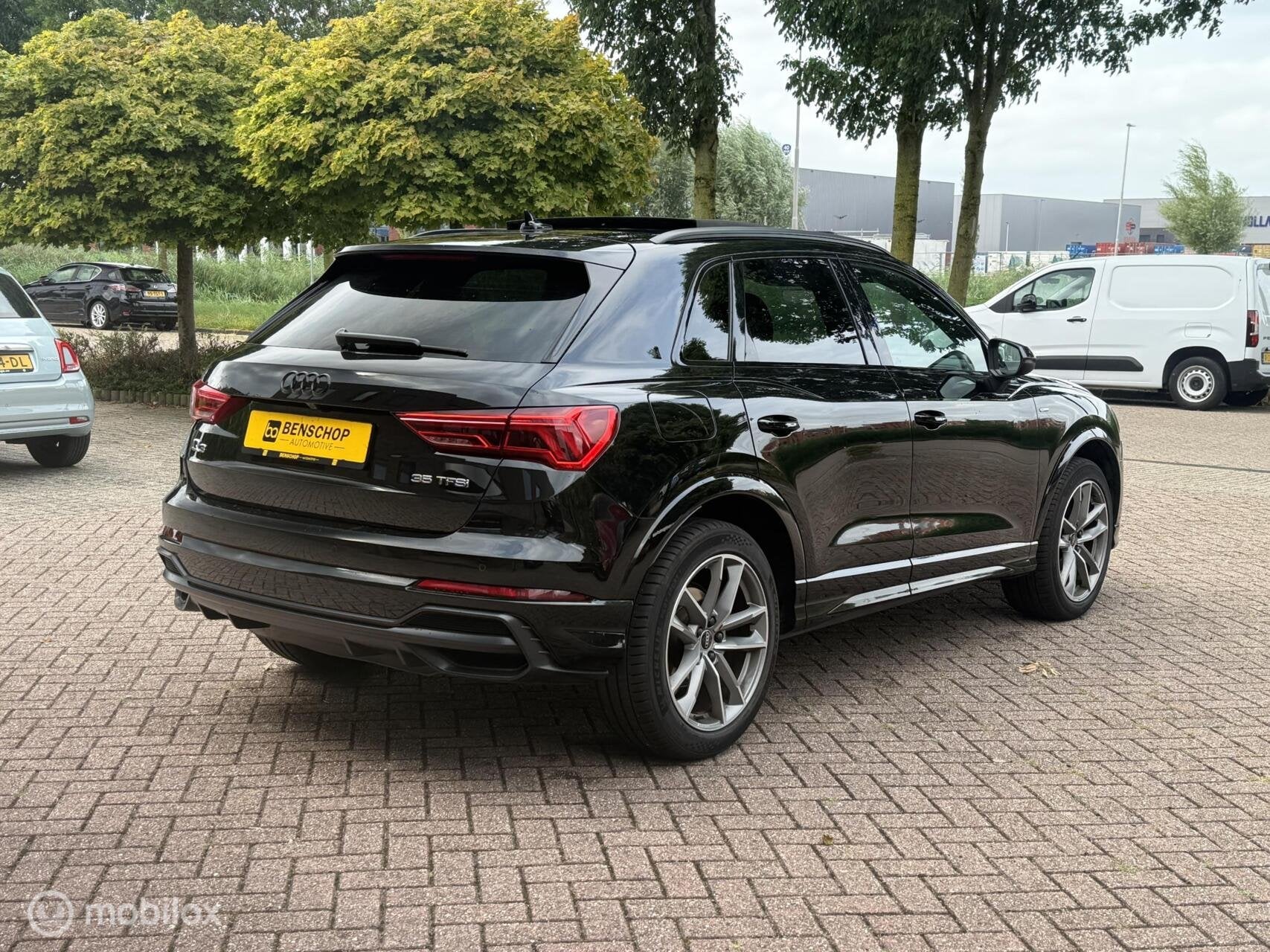 Audi Q3 35 TFSI S-line Panodak Alcantara Leer Navi Carplay C, Auto's, Audi, 15 km/l, 1498 cc, 4 cilinders, 150 pk