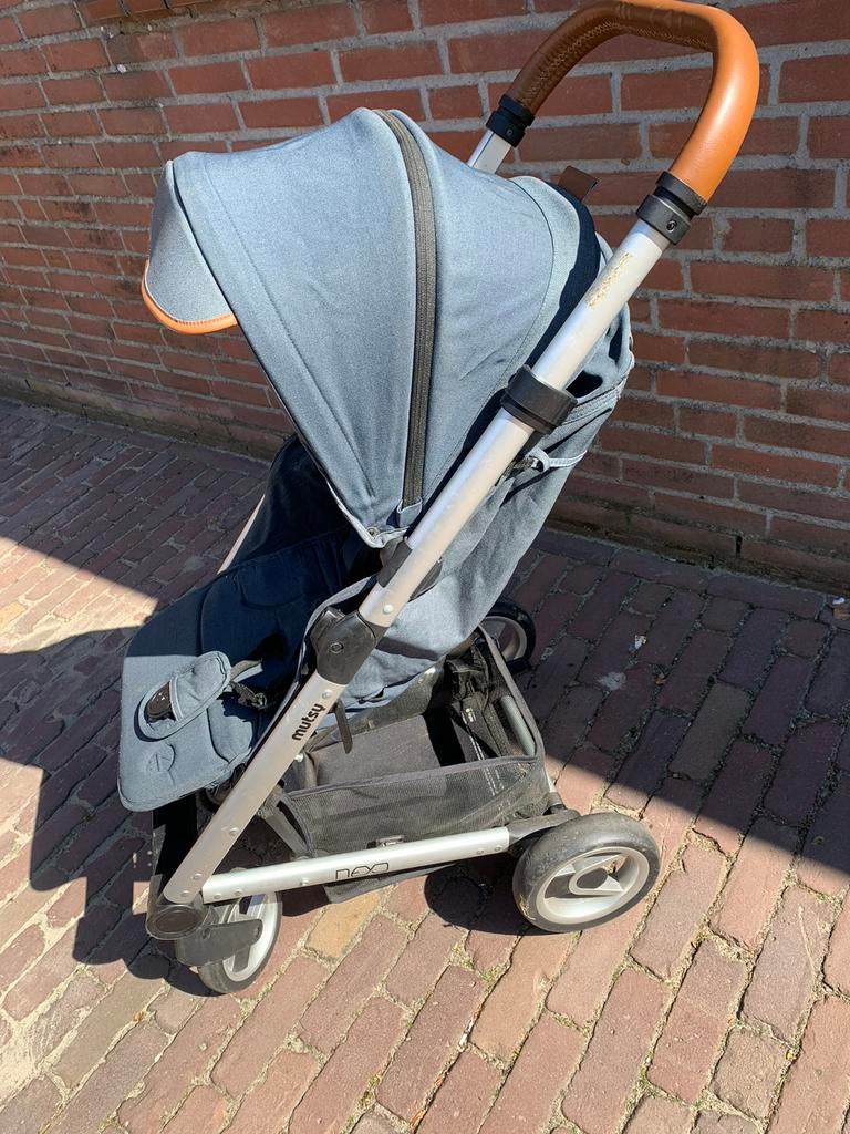 n Mutsy Nexo buggy in blauw/grijze met nieuwe voetenzak, Kinderen en Baby's, Autostoeltjes, Zo goed als nieuw, Overige merken