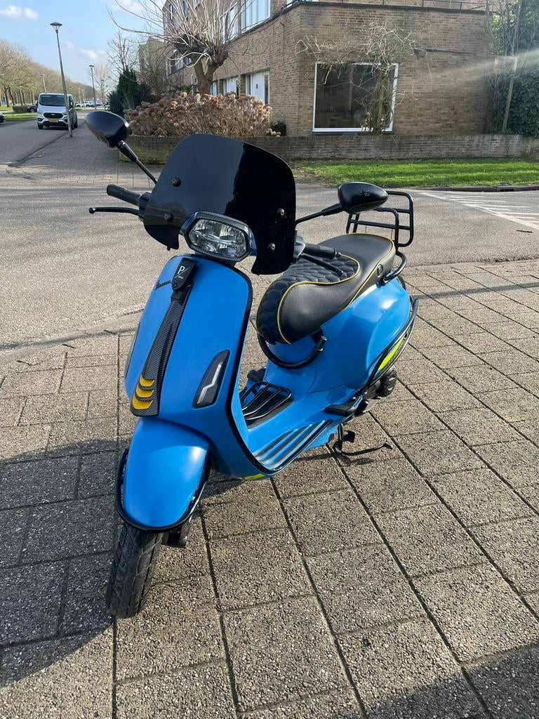 Vespa sprint - 4800 km  - 2021 - ZGAN, Fietsen en Brommers, Scooters | Vespa, Ophalen, Maximaal 45 km/u, Vespa S, Zo goed als nieuw