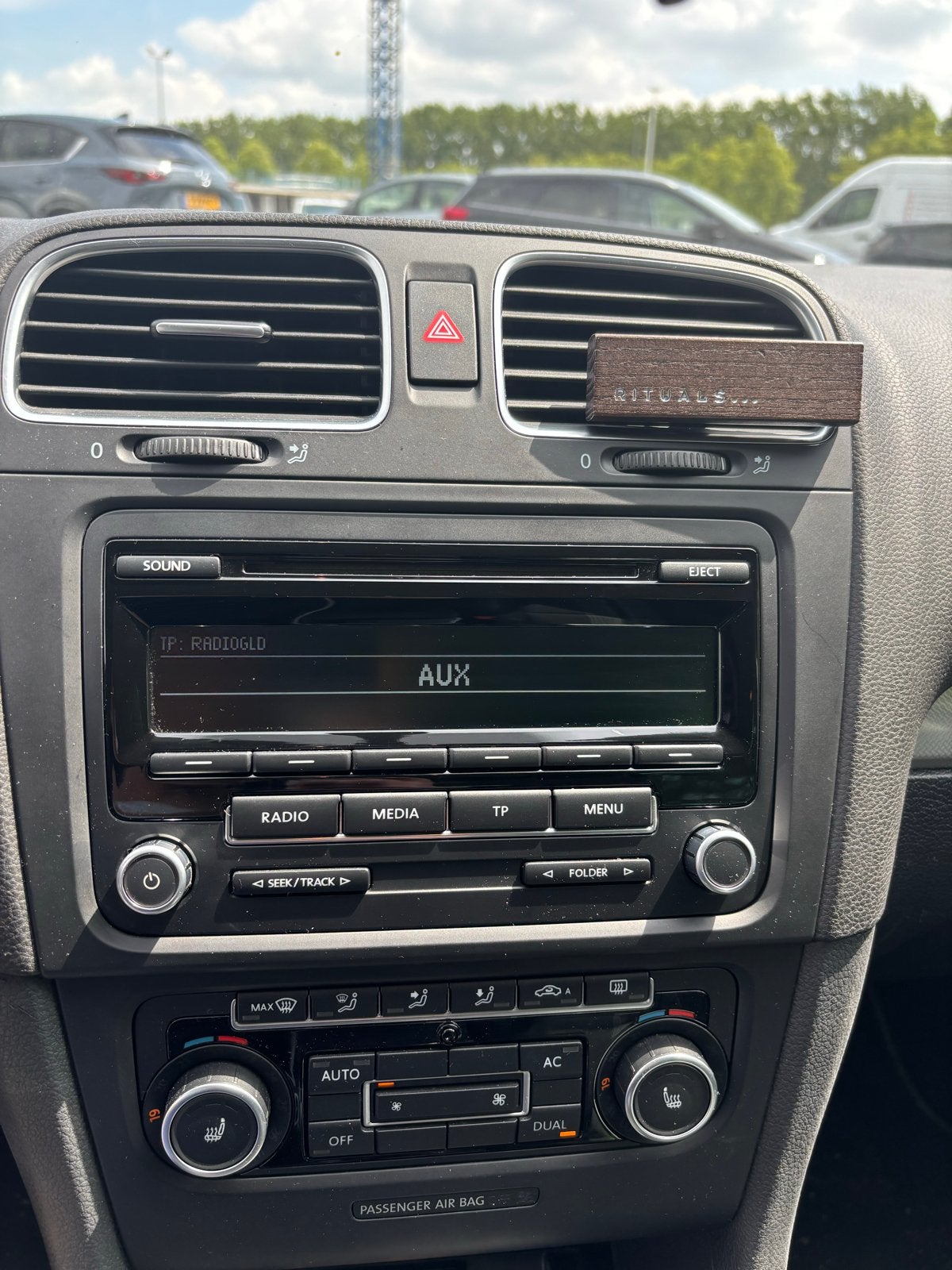 Volkswagen RCD310 autoradio - Zo goed als nieuw, Auto diversen, Autoradio's, Ophalen of Verzenden, Zo goed als nieuw