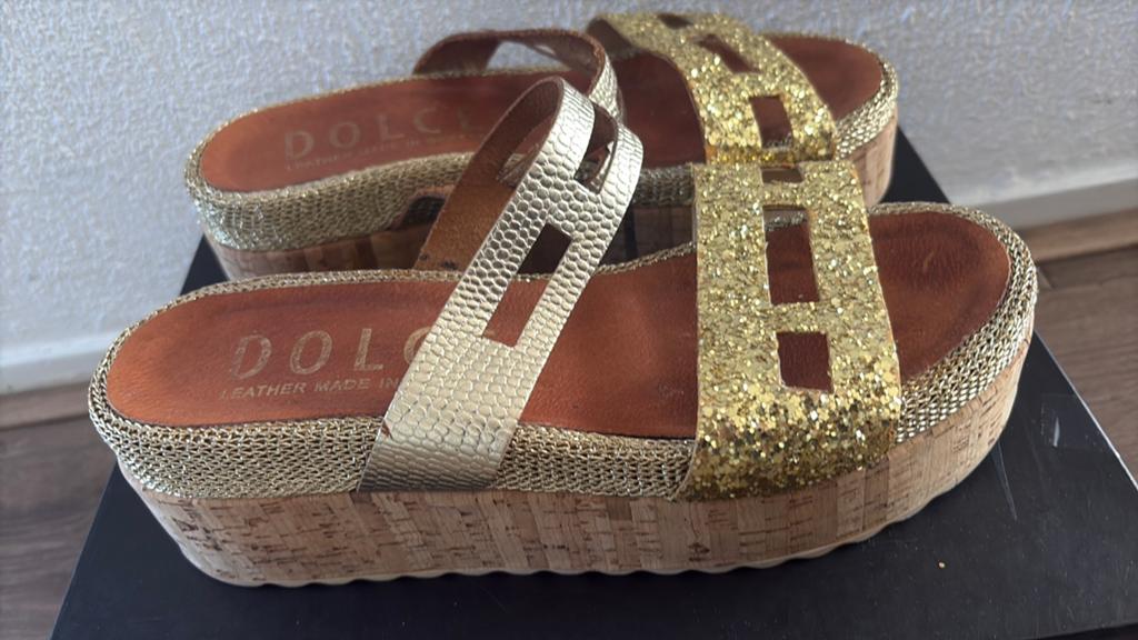 Dolce cabanna platau slippers mt 38, Kleding | Dames, Ophalen of Verzenden, Zo goed als nieuw