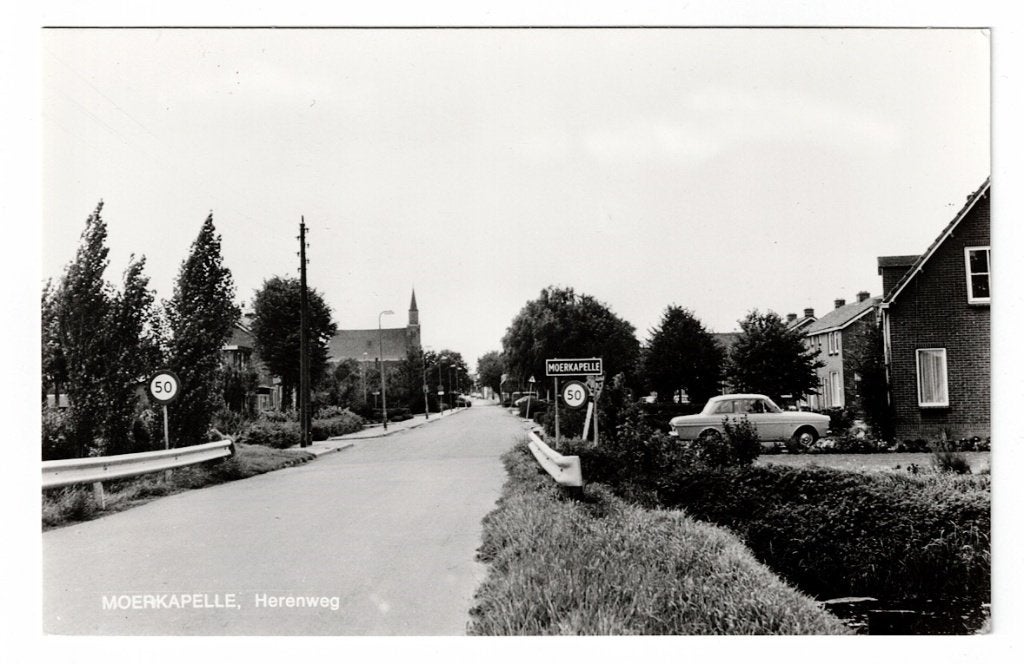 Moerkapelle jaren '60. Fotokaart van de Herenweg (auto)., Ophalen of Verzenden, 1960 tot 1980, Ongelopen, Zuid-Holland