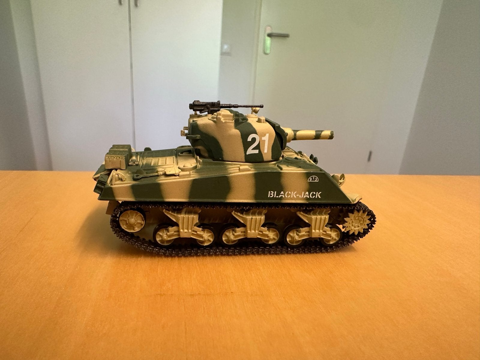 M4A3 Sherman (US) 105mm, Die-cast model, 1/72, CDC Armour, Zo goed als nieuw, Ophalen, Overige merken, Tank