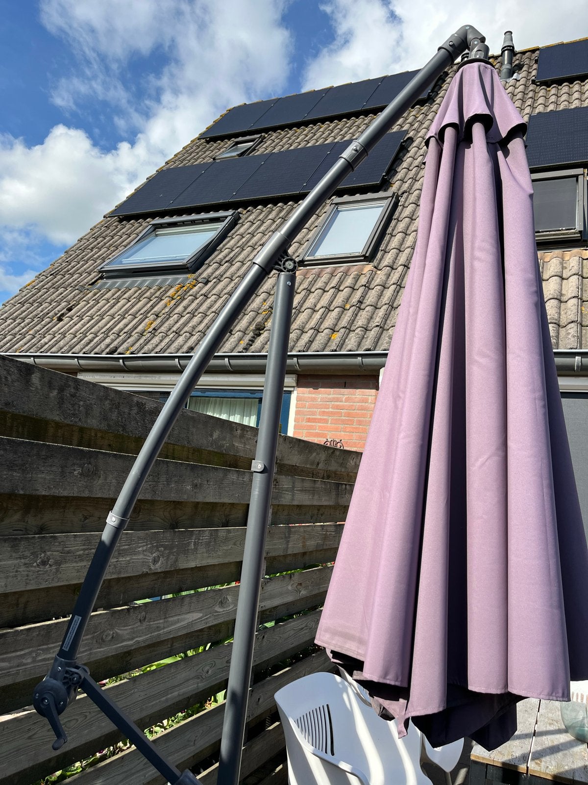 Zweefparasol - Grijs - Gebruikt, Tuin en Terras, Ophalen, Gebruikt, 2 tot 3 meter, Zweefparasol