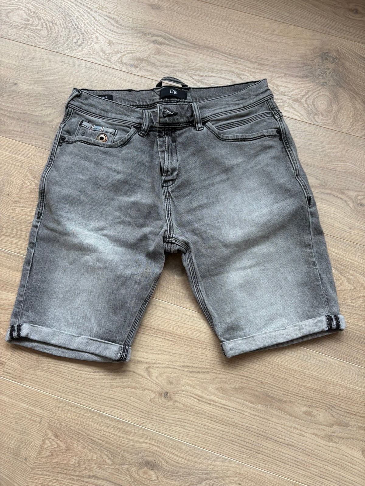 LTB korte broek, Ophalen of Verzenden, Zo goed als nieuw, Grijs