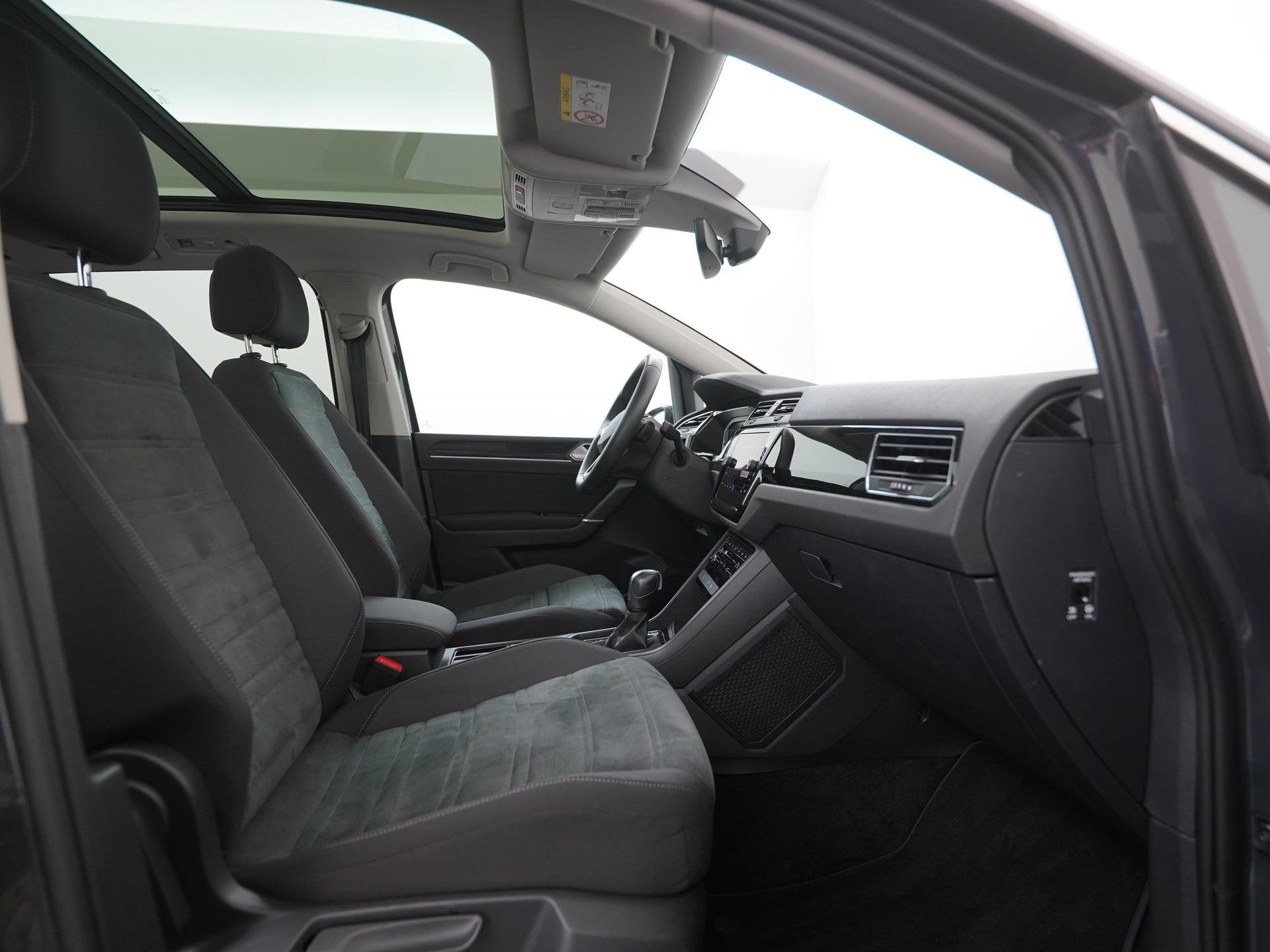 Volkswagen Touran 1.5 TSI Highline DSG | 7 Persoons | Panora, Auto's, 15 km/l, 4 cilinders, 7 stoelen, Bedrijf