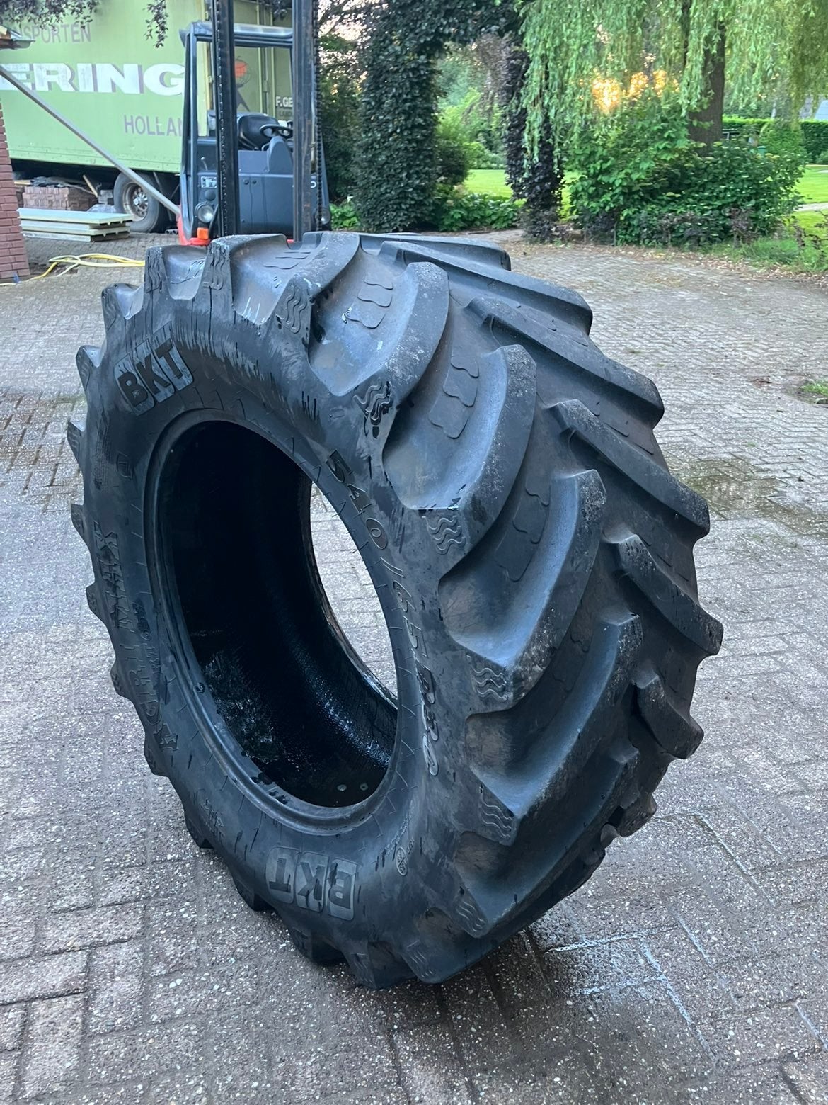 Bkt 540 65 r30 band, Ophalen of Verzenden