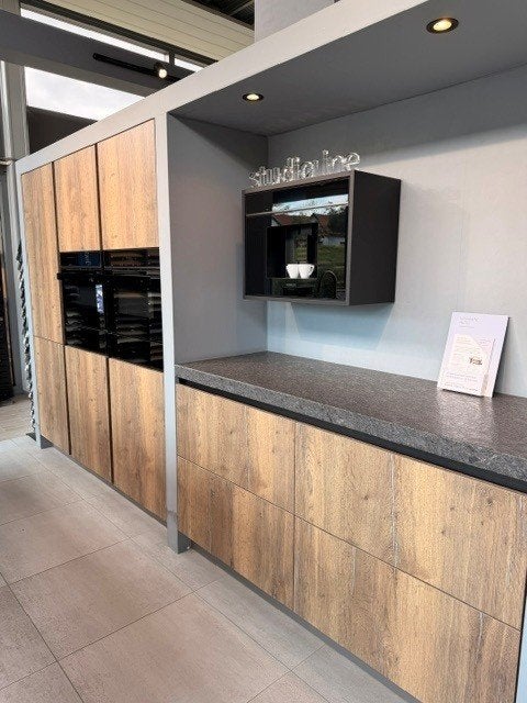 Showroomkeuken Rotpunkt | Siemens StudioLine | Natuursteen, Huis en Inrichting, Keuken | Complete keukens, Ophalen, Overige kleuren