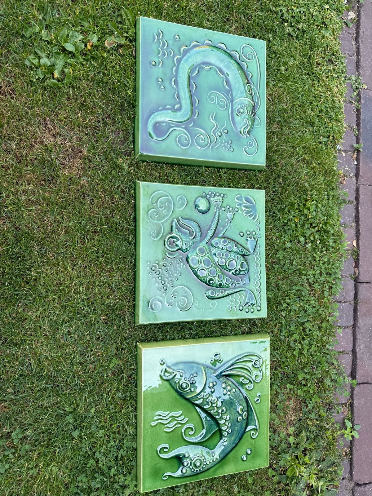 Set van 3 vintage (style)tegels 24x24cm met reliëf dieren, Ophalen