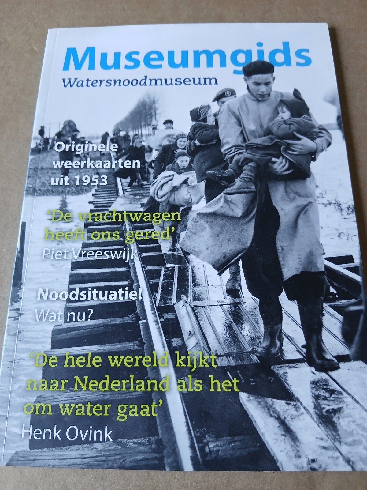 Museumgids Watersnoodmuseum - Originele weerkaarten 1953, Ophalen of Verzenden, 20e eeuw of later, Zo goed als nieuw, Watersnoodmuseum