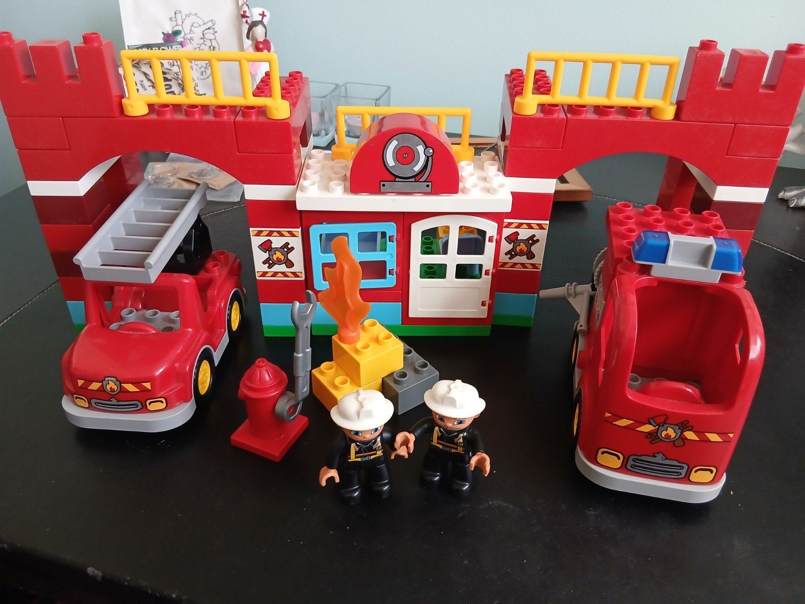 Lego Duplo Brandweerkazerne 10593, Kinderen en Baby's, Speelgoed | Duplo en Lego, City, Ophalen of Verzenden, Zo goed als nieuw