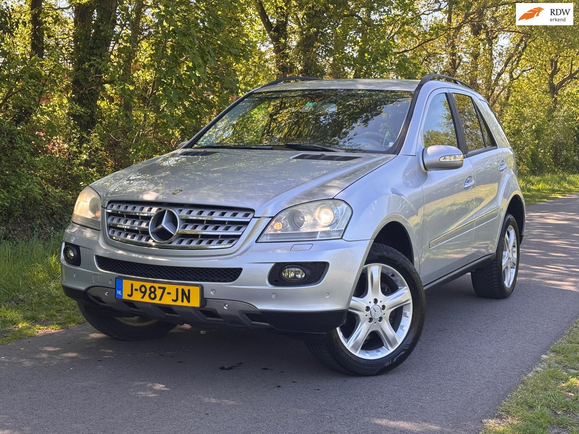 Mercedes-Benz M-klasse 350 | Automaat + Carplay + Nieuwe APK, Auto's, Mercedes-Benz, Automaat, Leder en Stof, Vierwielaandrijving