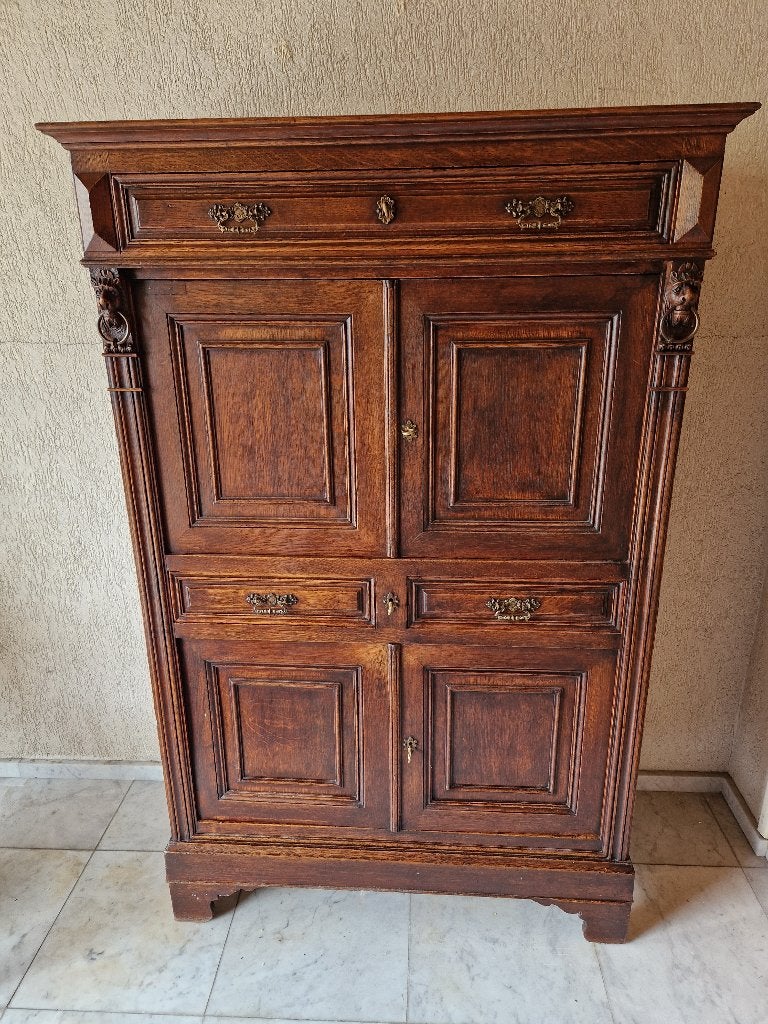 Eiken kast antiek met leeuwen ornamenten en lades, Antiek en Kunst, Ophalen