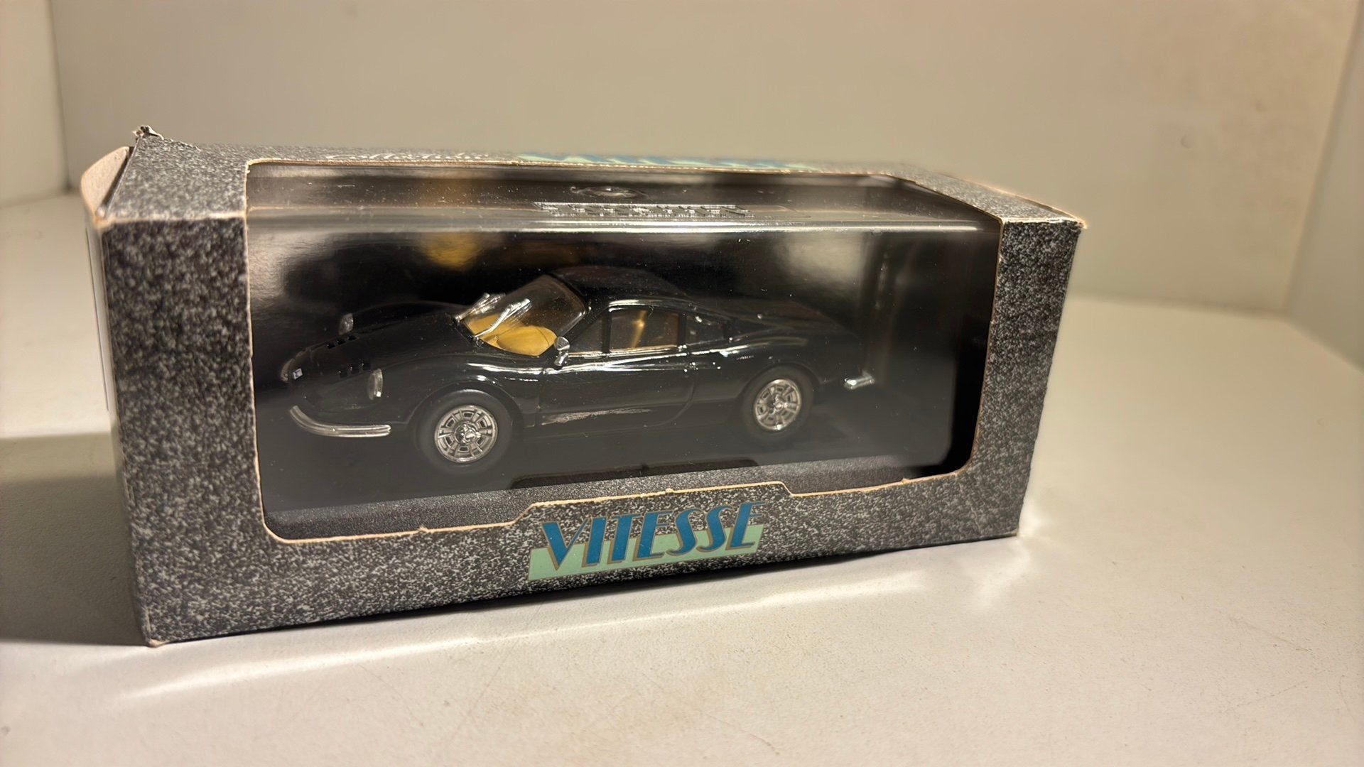 Ferrari dino black vitesse 1.43