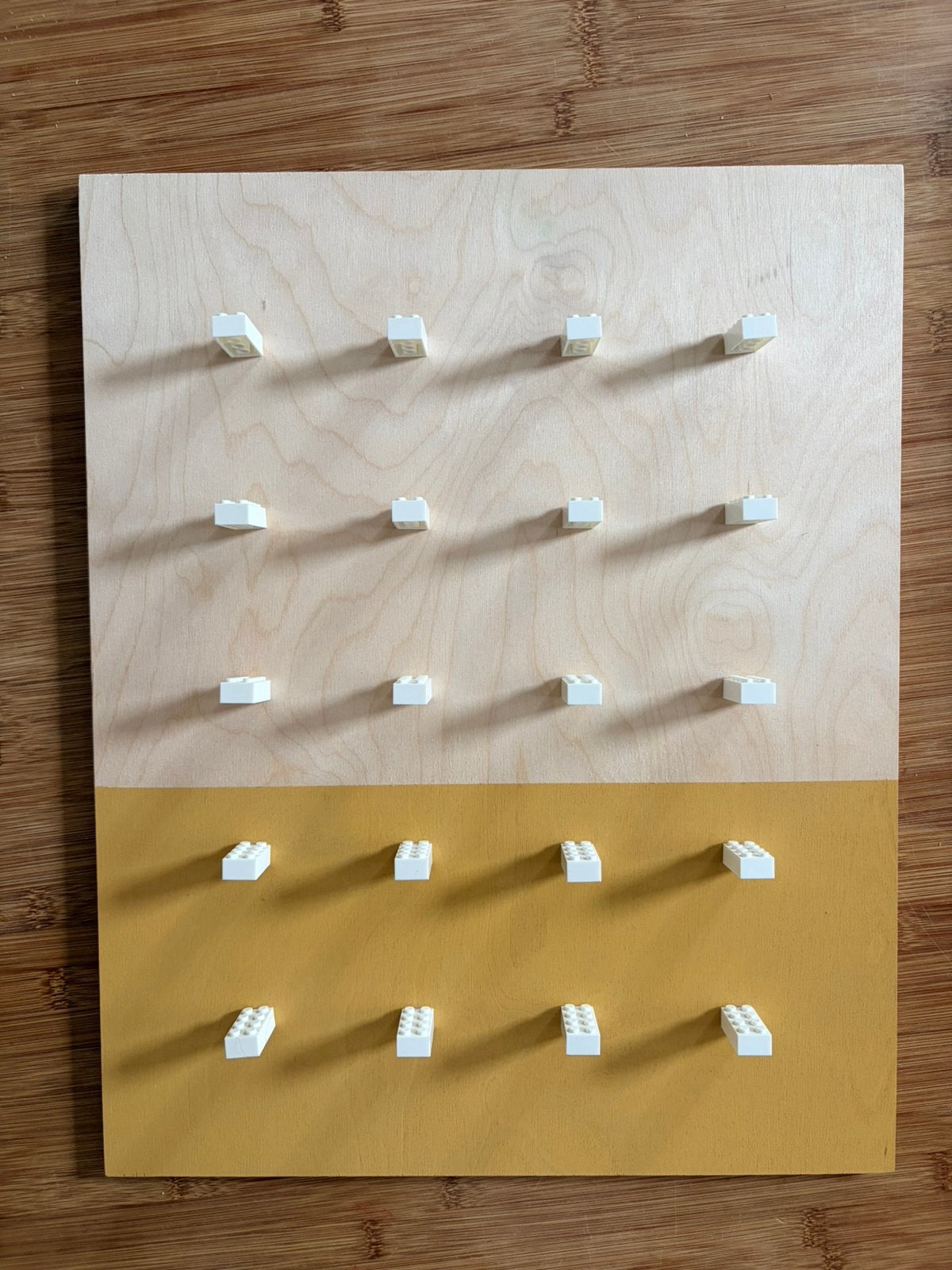 Bricks on the wall wandbord voor LEGO poppetjes, Ophalen, Zo goed als nieuw, Accessoire, Minifiguren serie