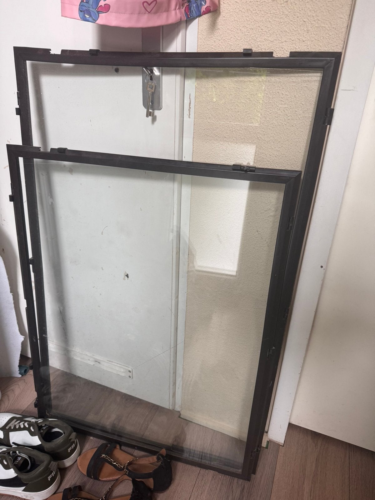 2 glazen raamvleugels / raamdelen met zwart aluminium frame, Ophalen, Zo goed als nieuw, Glasplaat